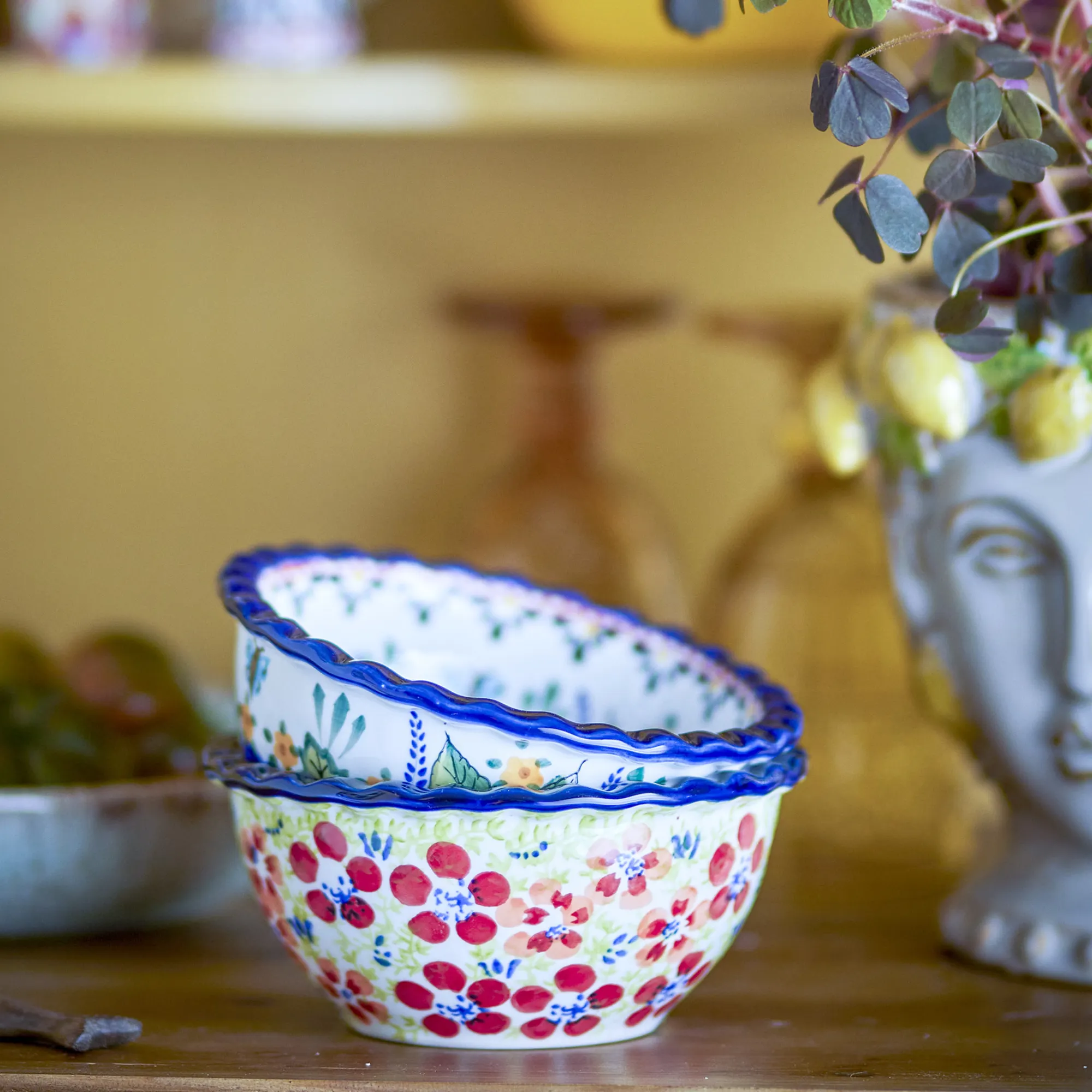 miska ceramiczna, kolorowa miska, ceramika ręcznie malowana, miska dekoracyjna, kwiatowy wzór