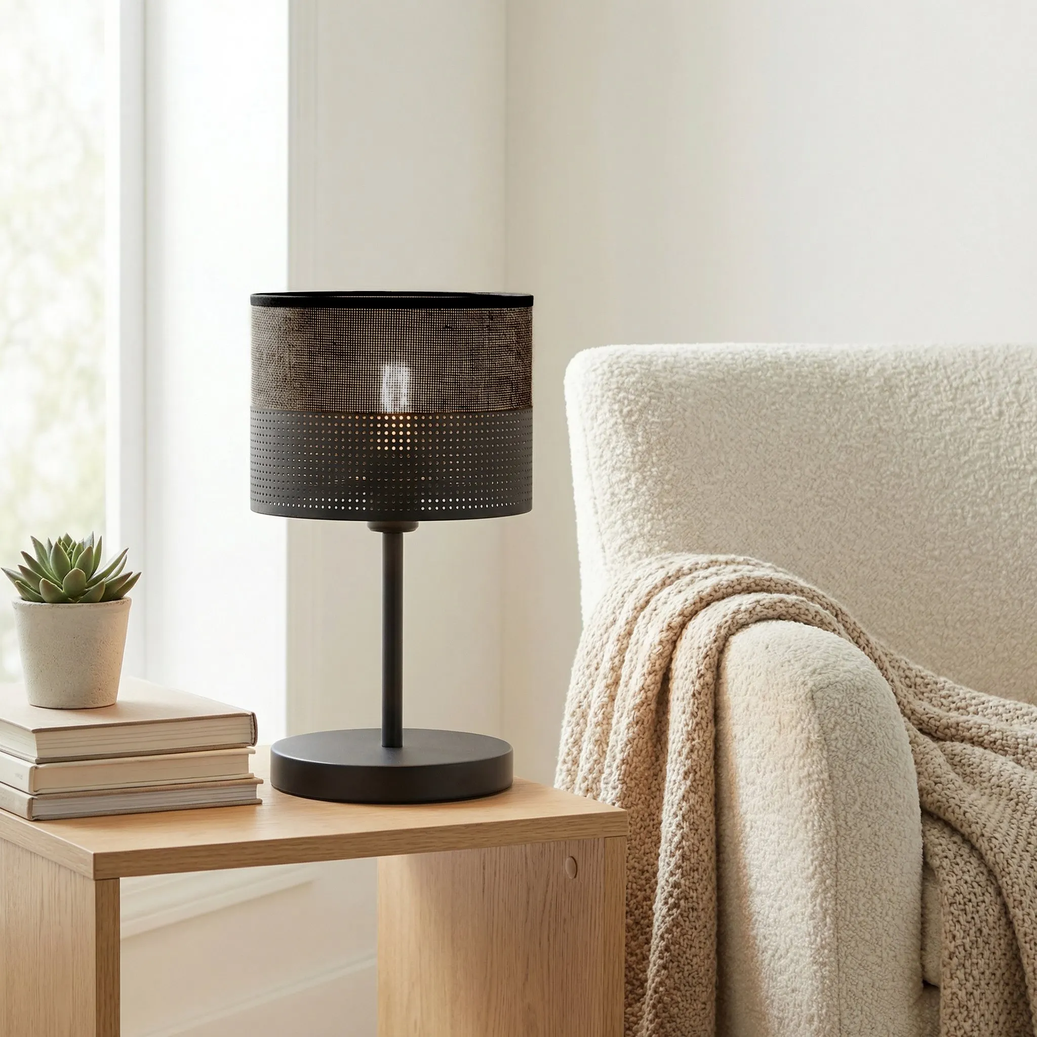 image lampa stołowa, lampka nocna, metalowy statyw, ion?, cer?