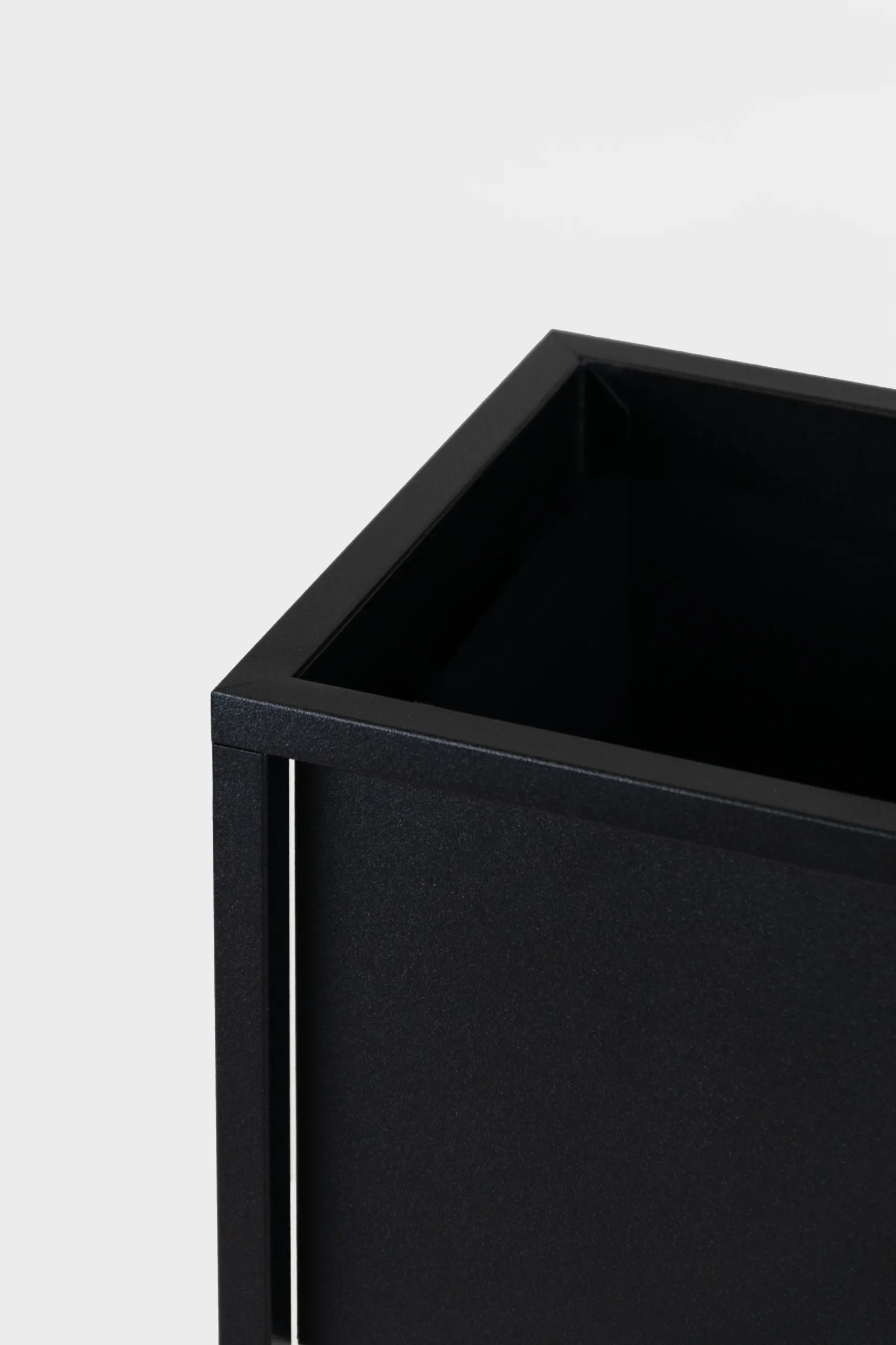 DONICZKA-osłonka na donice metalowa MARSYLIA M czarna - LD_TZ000037