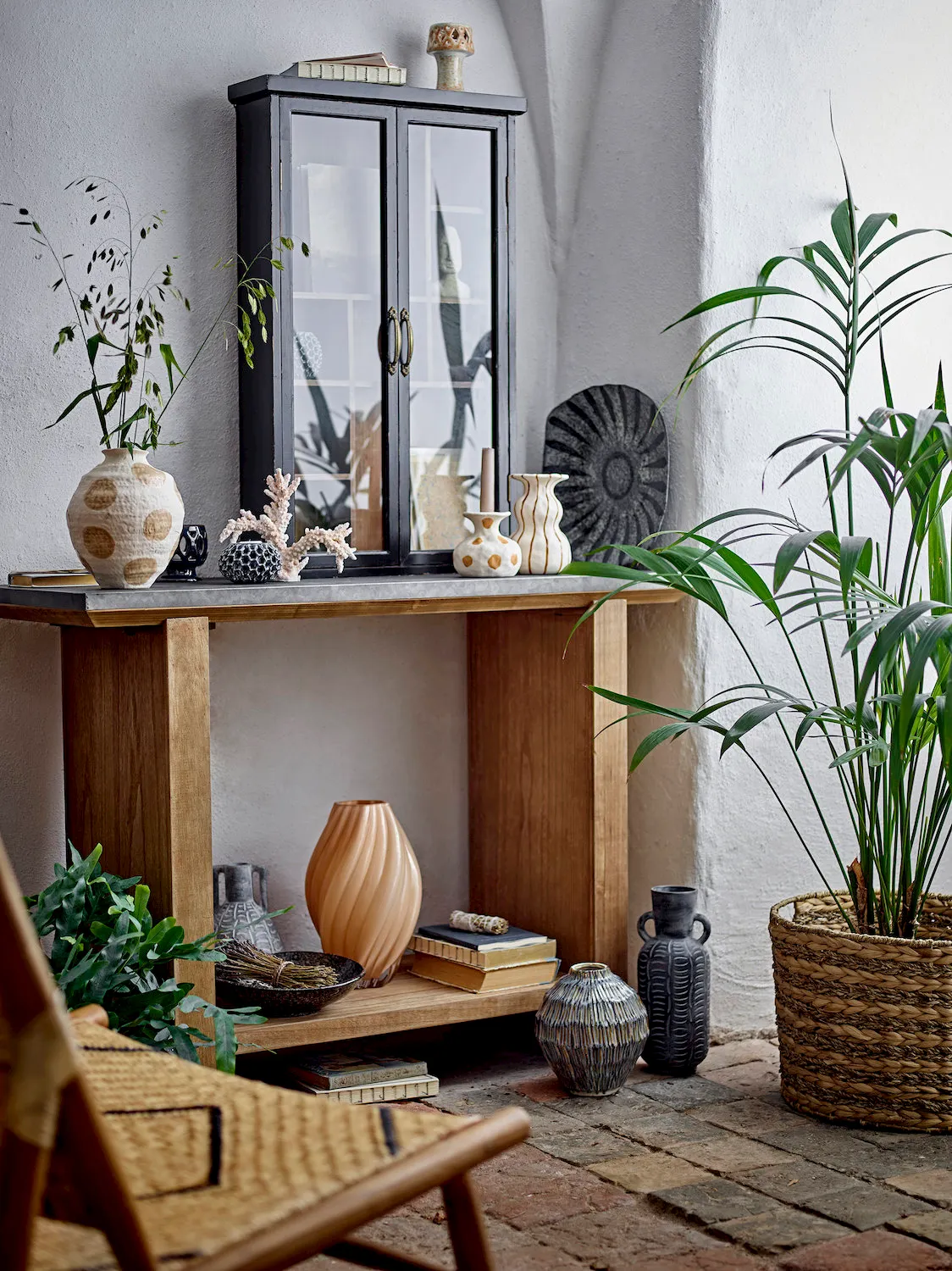 meble, konsola, figura ceramiczna, doniczka, ogrodowy balkon