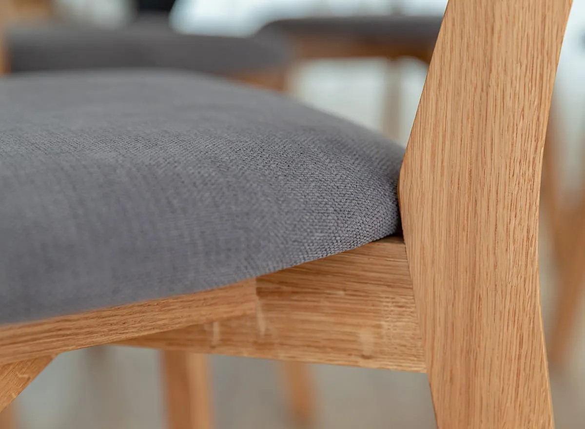 Krzesło drewniane LEON grafitowe siedzisko dąb olejowany - KULKLM85