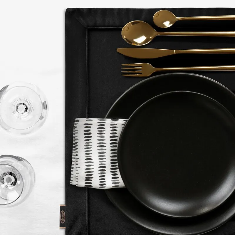 OBRUS VELVET 145 X 220 CM CZARNY - EU_421134