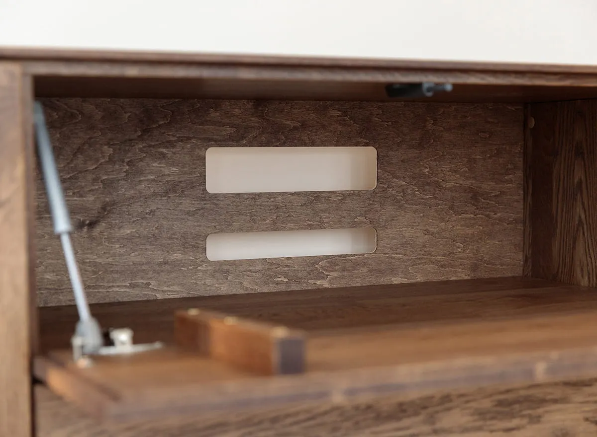 Komoda dębowa COLLODI 4-drzwiowa z oświetleniem 165 - tabacco - ZICOL04T