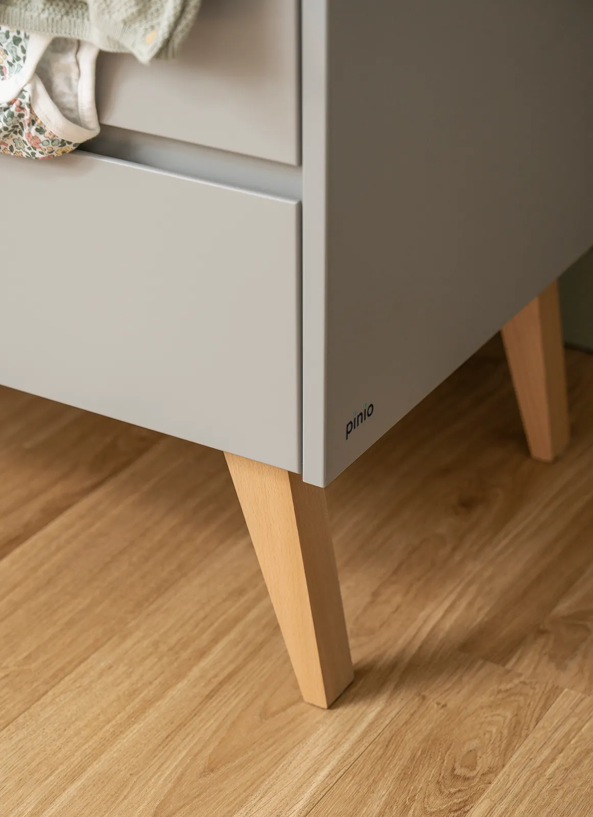 Komoda z szufladami SWING 100 cm szara - PIN_034-023-197