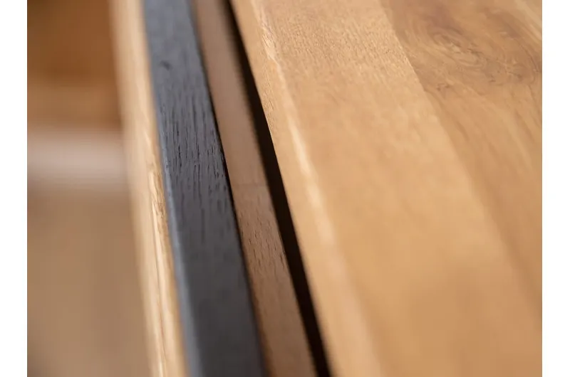 Komoda dębowa 3-drzwiowa z szufladami RAVELLO, Dąb olejowany - ZIRAVK01