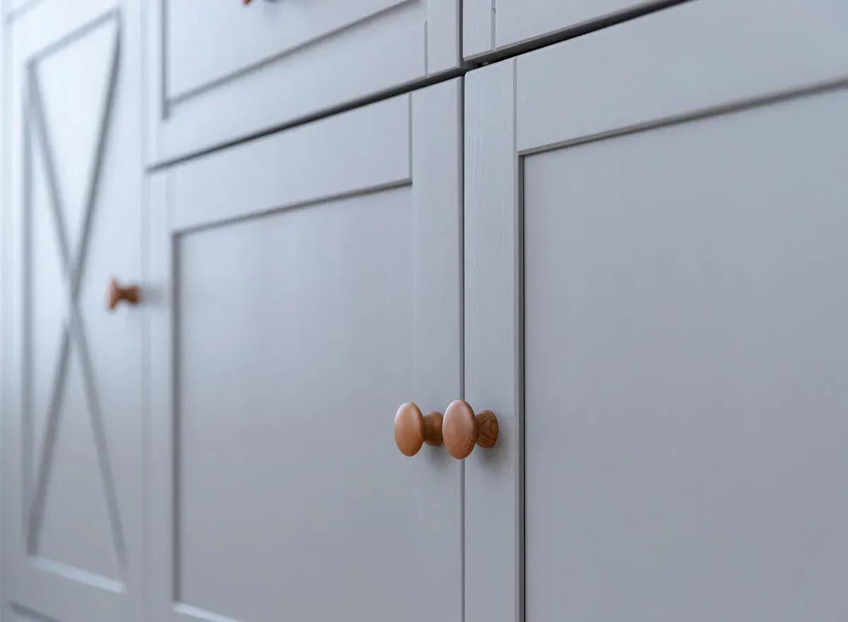 Komoda drewaniana 4-drzwiowa z 2 szufladami MARONE ELITE popielaty - PLMEL05/S