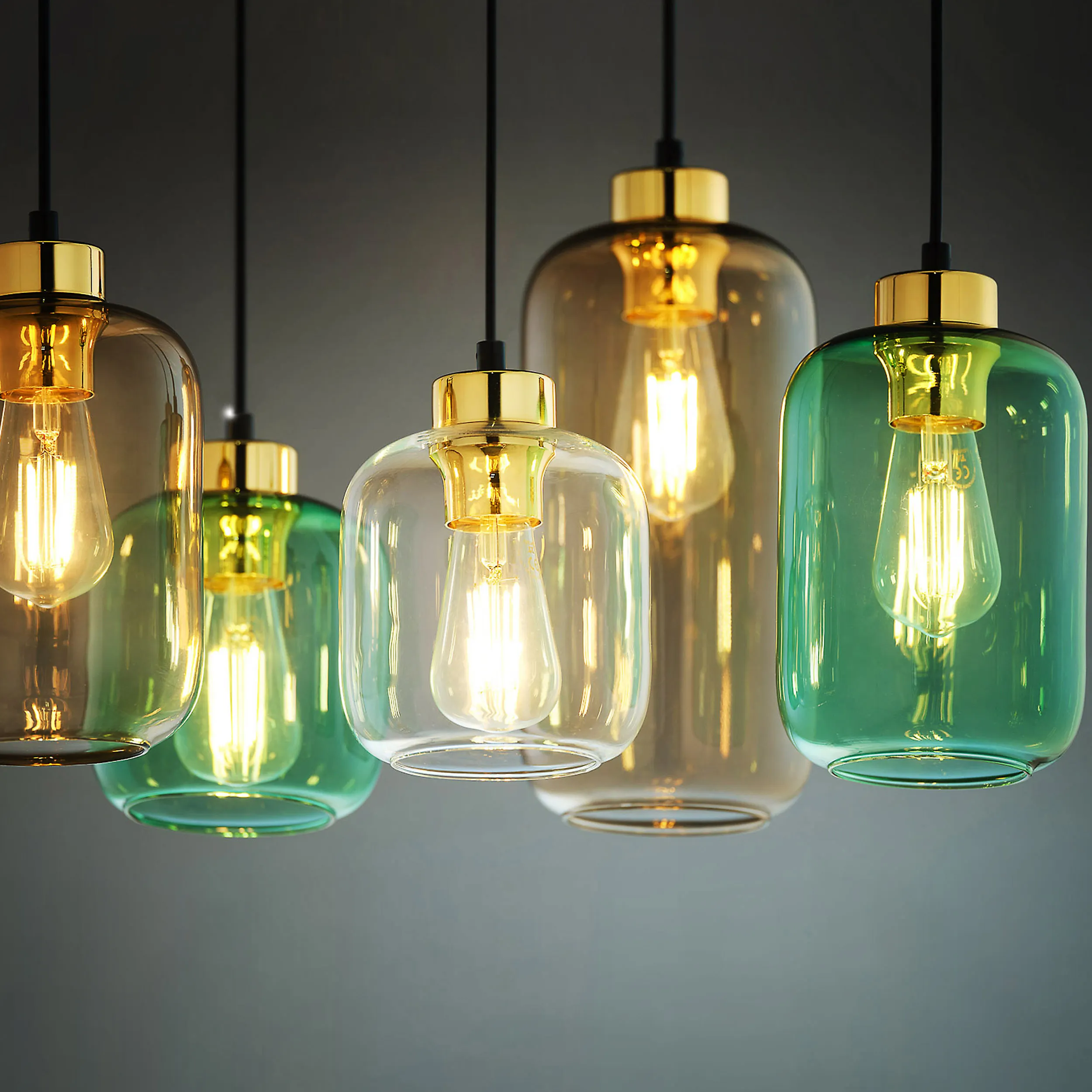 Lampa wisząca MARCO czarna ze złotymi elementami różnokształtne i różnokolorowe klosze transparentne brązowe i zielone 130x66x31cm - TK_3328