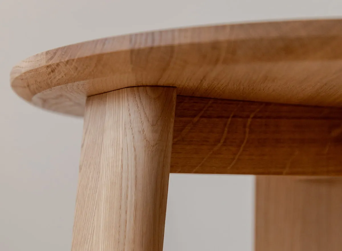 Stolik kawowy okrągły MONTI 51 cm dębowy olejowany - PRHMON51D