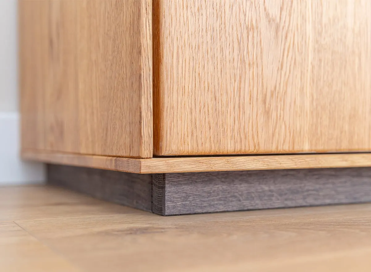 Witryna wąska dębowa COLLODI lewa z oświetleniem - dąb olejowany - ZICOL01L