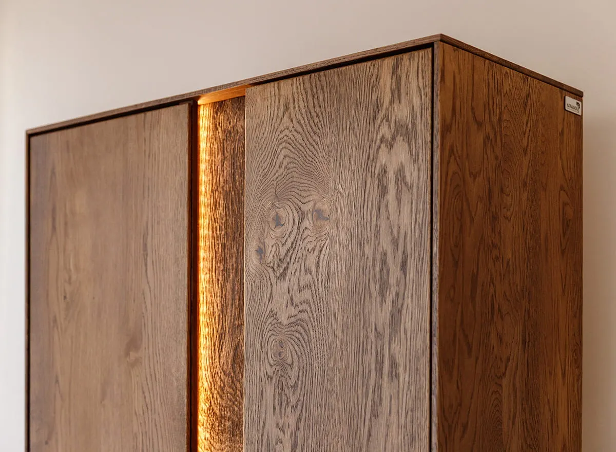 Witryna dębowa COLLODI oświetleniem - tabacco - ZICOL02T