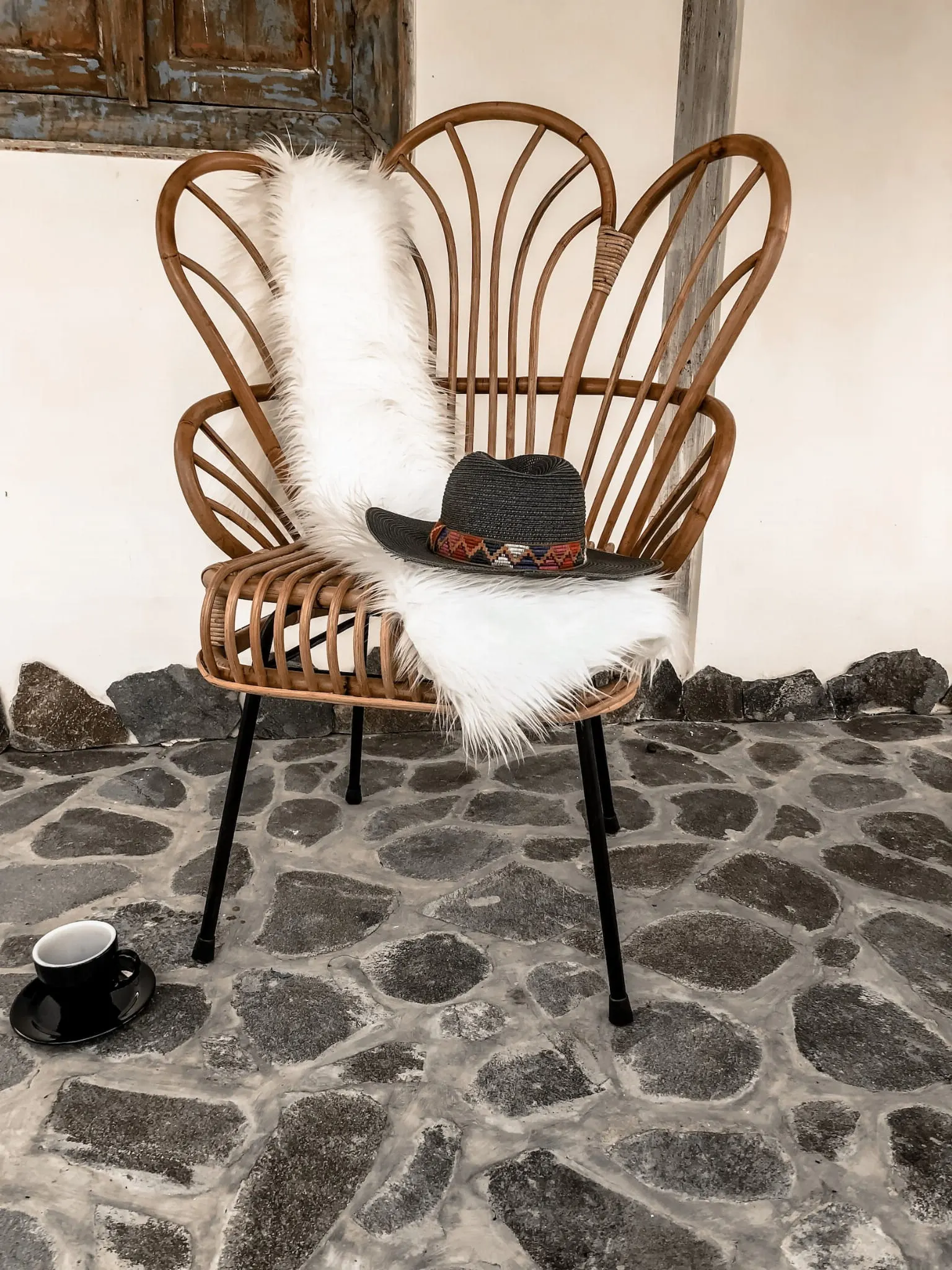 Fotel rattanowy LOTUS naturalne/czarne metalowe nogi - MMRC002