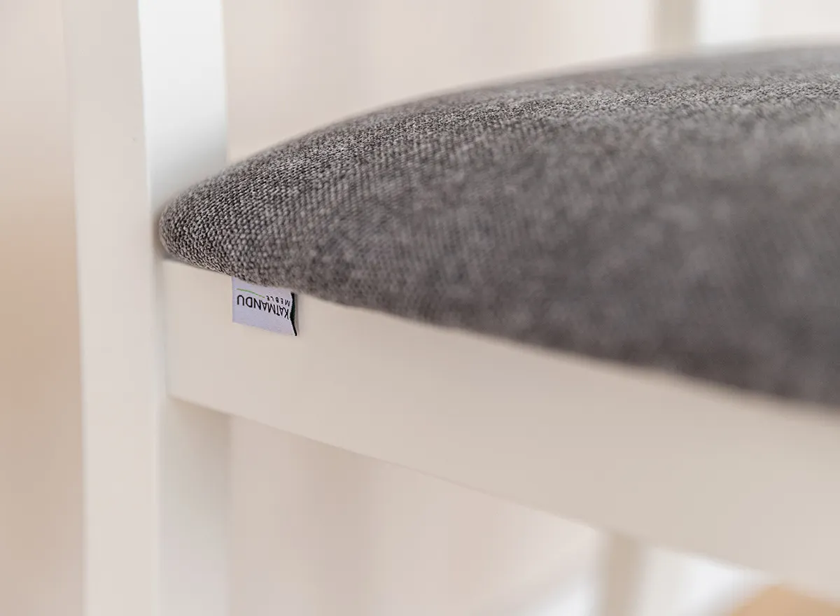 Krzesło BELLUNO ELEGANTE 22 z grafitowym siedziskiem materiałowym - biały, grafitowy (STORM 97) - DRMKT22/S97