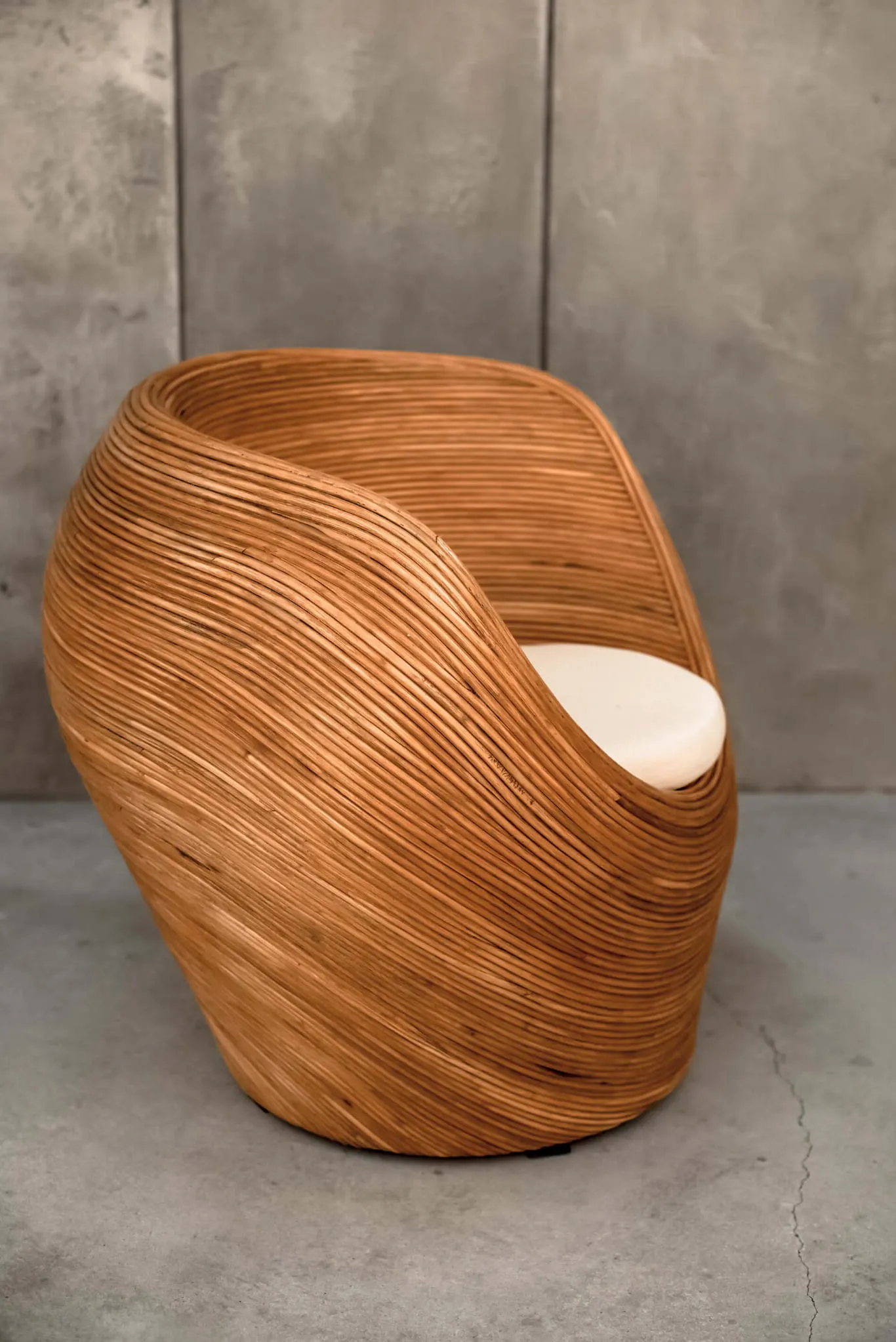 Fotel rattanowy z poduszką TEGAL koniak - MMRC0059K