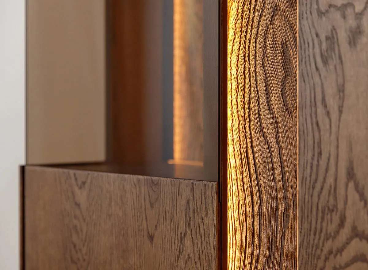 Witryna dębowa COLLODI oświetleniem - tabacco - ZICOL02T