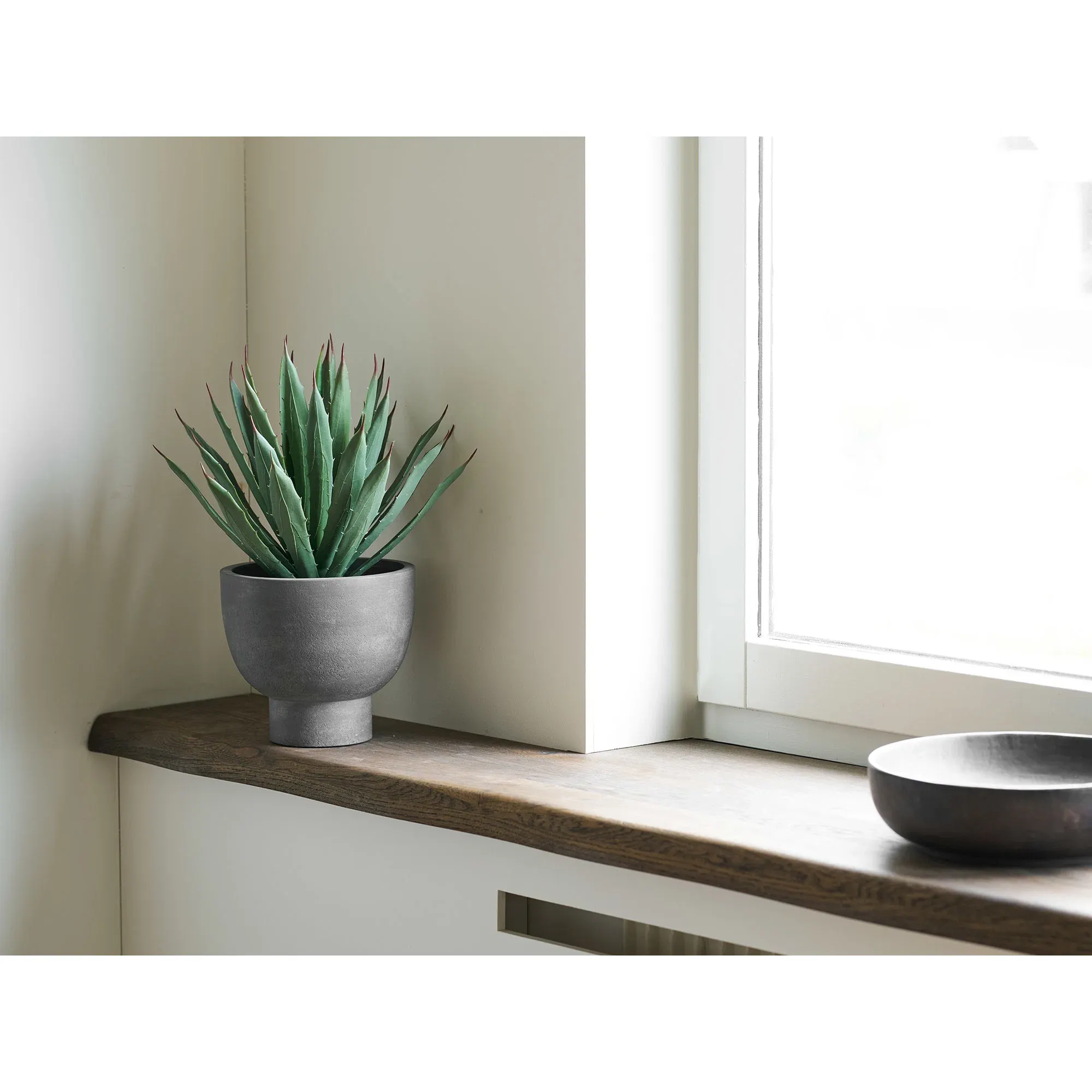 Roślina sztuczna w cementowej doniczce AGAVE 41cm — zdjęcie 3