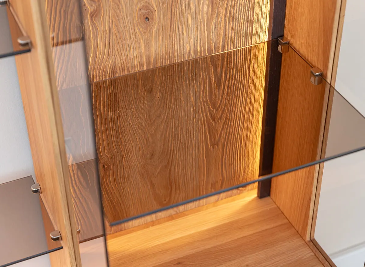 Witryna z regałem dębowa COLLODI z oświetleniem - dąb olejowany - ZICOL03