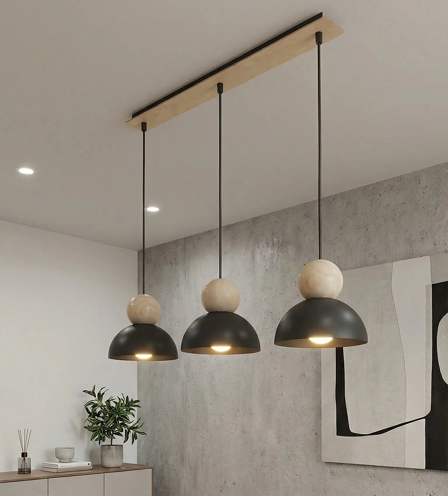 lampa wisząca, trzy lampy, metalowa konstrukcja, czarny odcień, drewniane kule