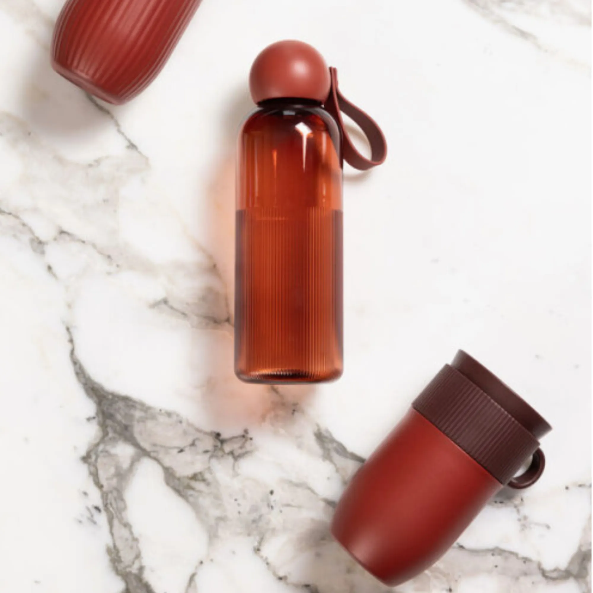 image butelka, naczynie na wodę, przezroczysta butelka, czerwona, tynkowy