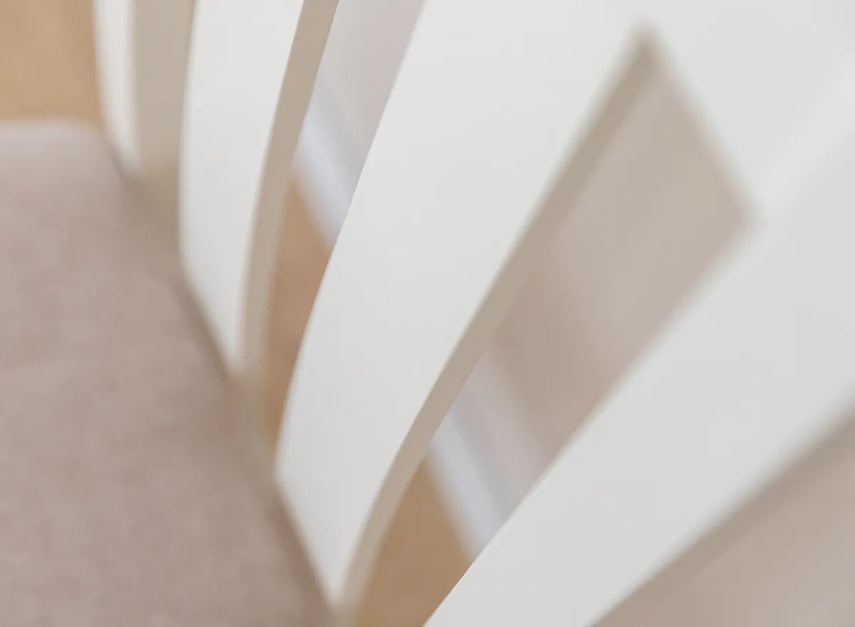 Krzesło BELLUNO ELEGANTE 10 z beżowym siedziskiem materiałowym - białe (STORM 06) - DRMKT10/S06