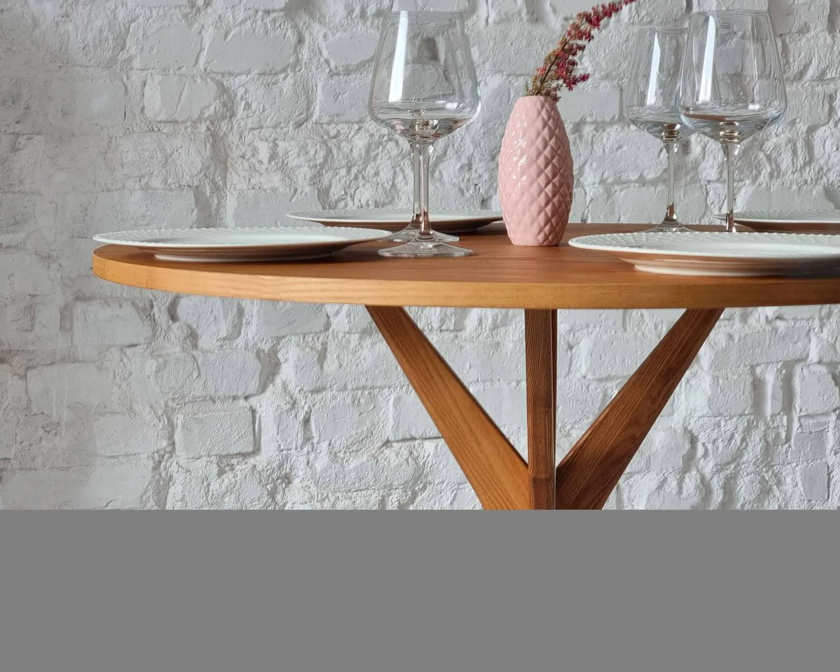 Stół okrągły JUBI 80cm orzech