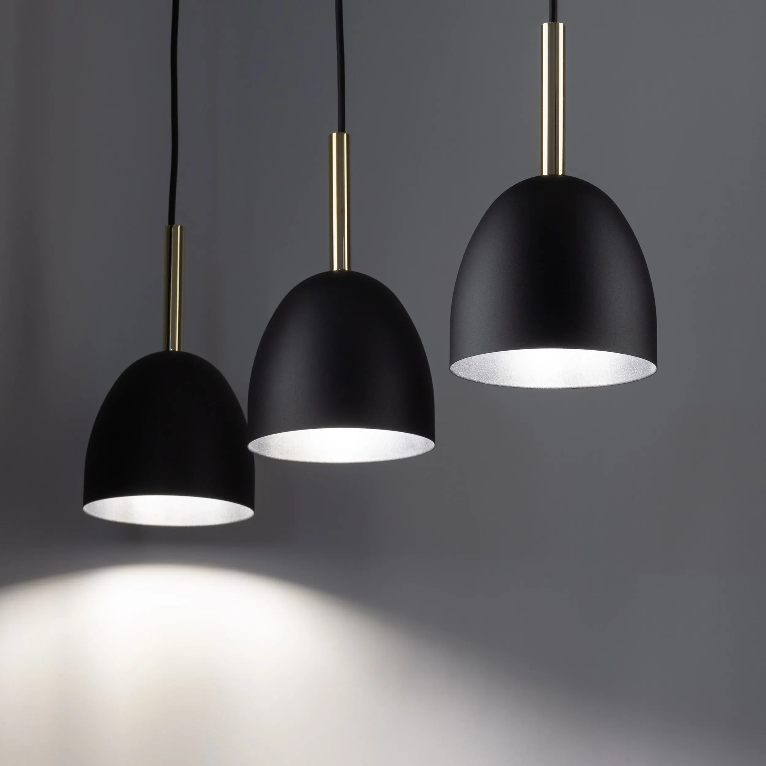 Lampa wisząca NORD czarna ze złotymi elementami 130x68x13cm - TK_4871