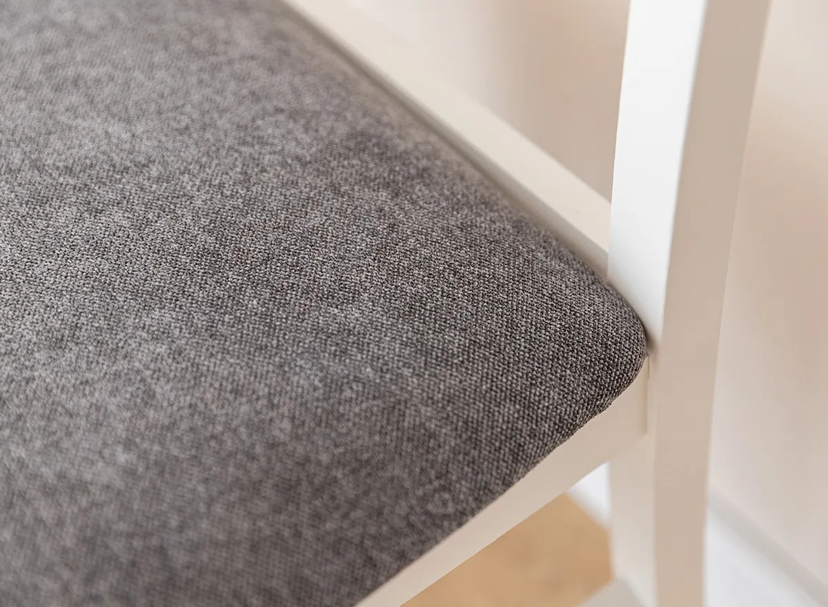 Krzesło BELLUNO ELEGANTE 22 z grafitowym siedziskiem materiałowym - biały, grafitowy (STORM 97) - DRMKT22/S97