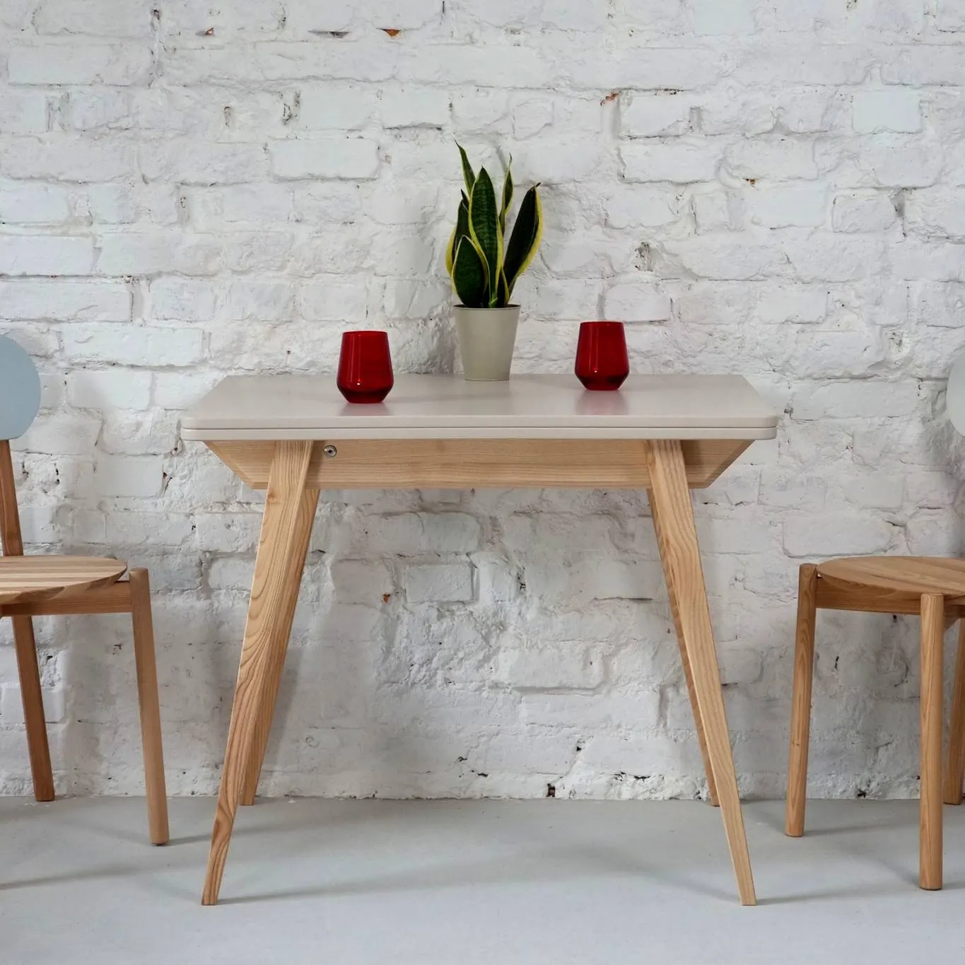 Stół rozkładany ENVELOPE 65x90-130cm beżowy orzech - NRAGABATE_E4_WAL