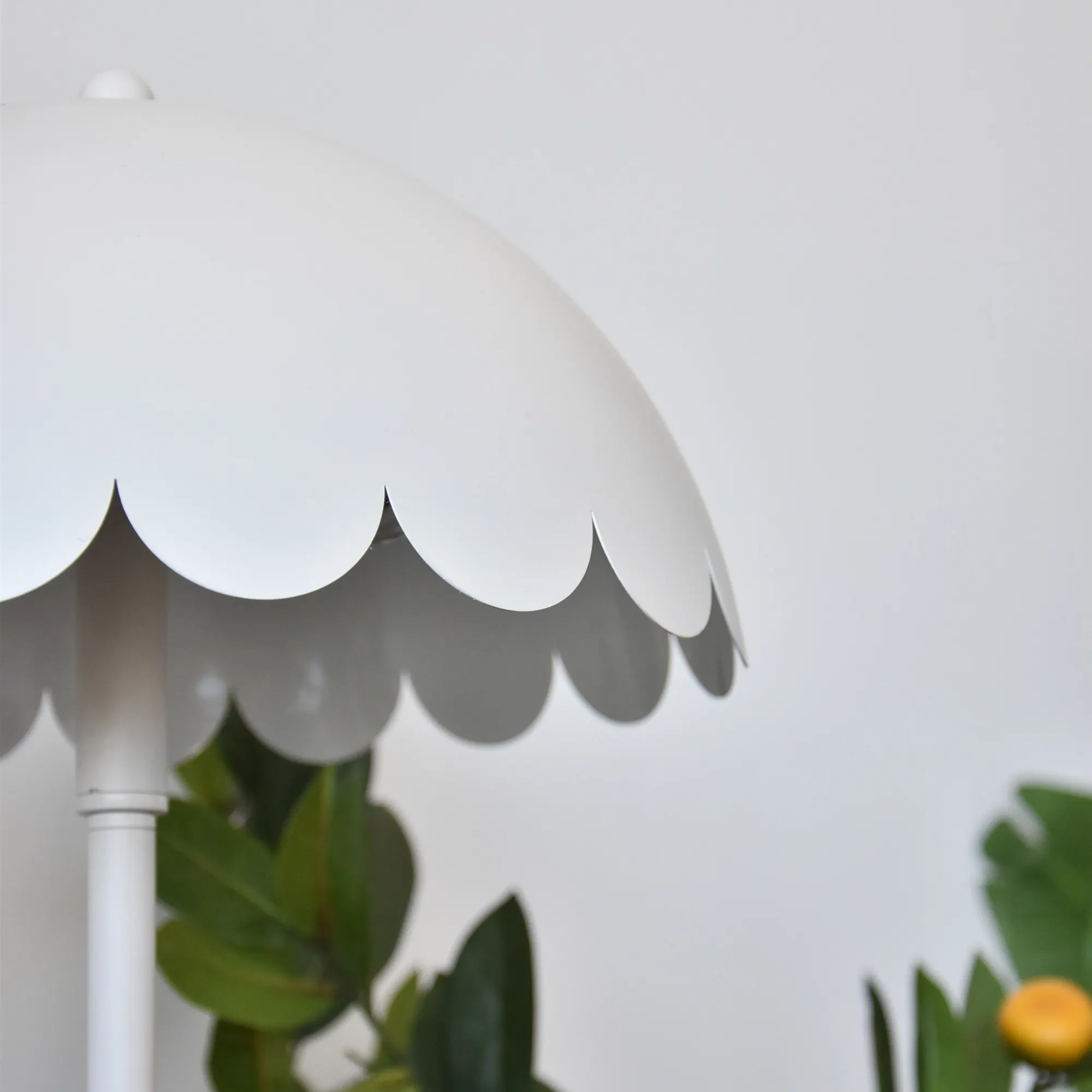 Lampa podłogowa metalowa FLOW 142 cm biała - LY05FLO/H142/BL