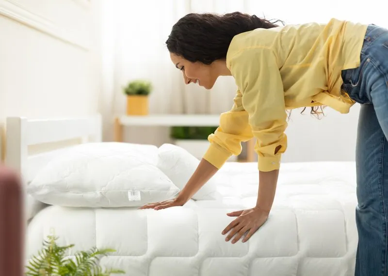 Poduszka antyalergiczna DESIGN91 Gold 70x90 cm biała - EU_370668