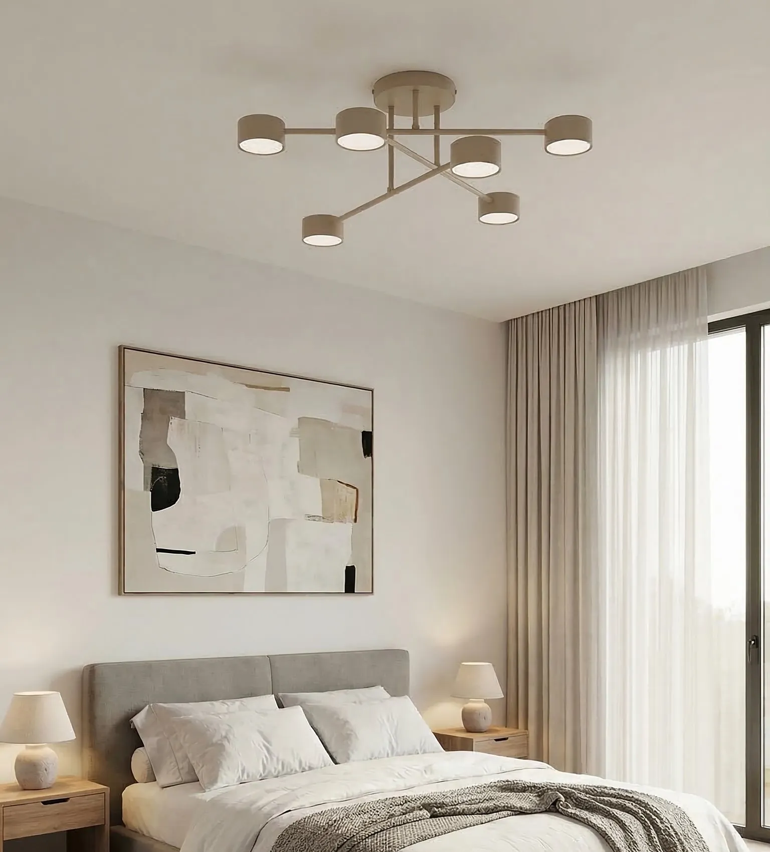 lampa sufitowa, wnętrze sypialni, kinkiet, zasłony, łóżko w kolorze szarym