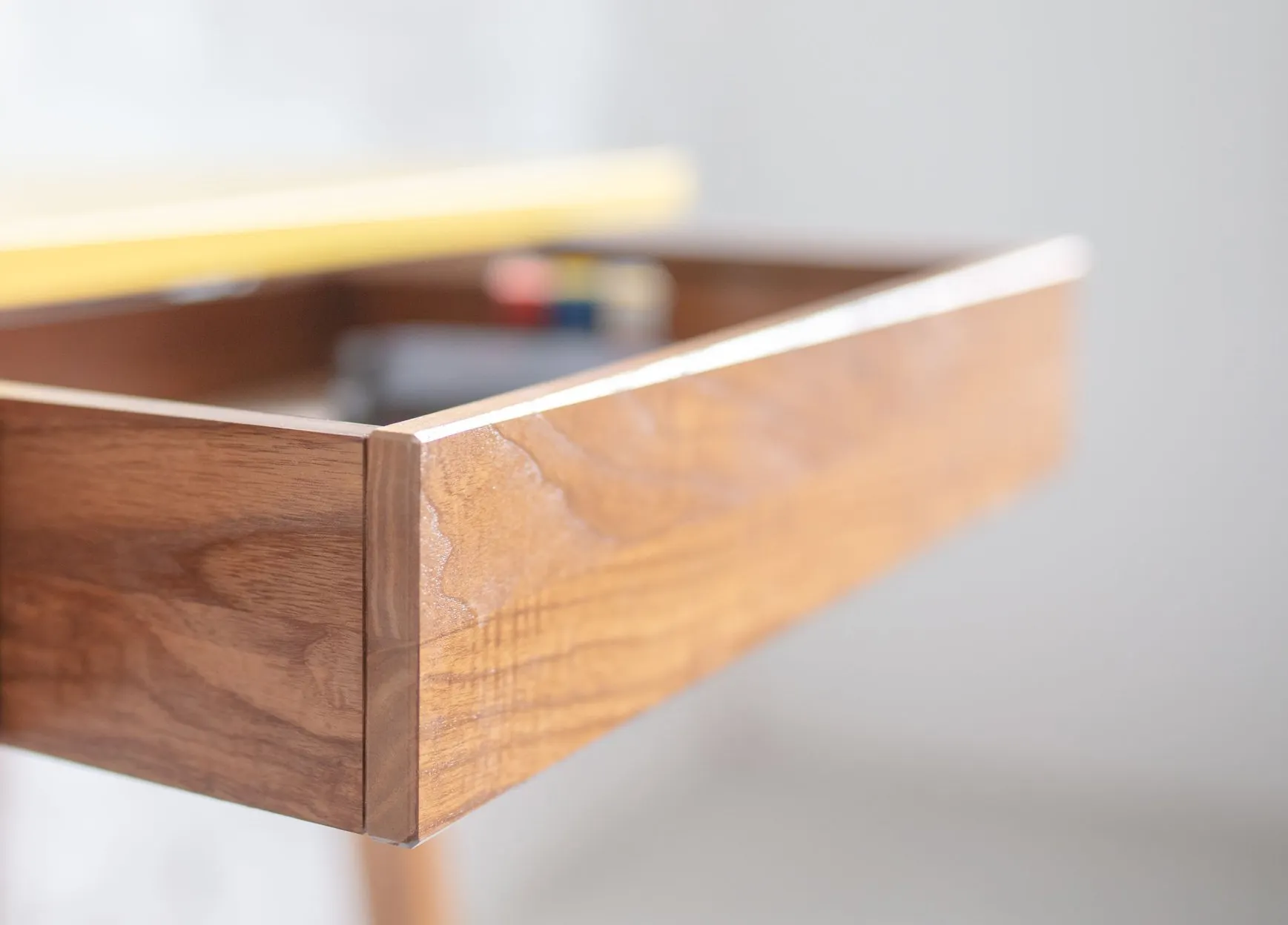 Biurko narożne z szufladą LUKA lewostronne 115x85 grafitowy blat/nogi kolor dąb - RGB_CDLUK13_OAK_L