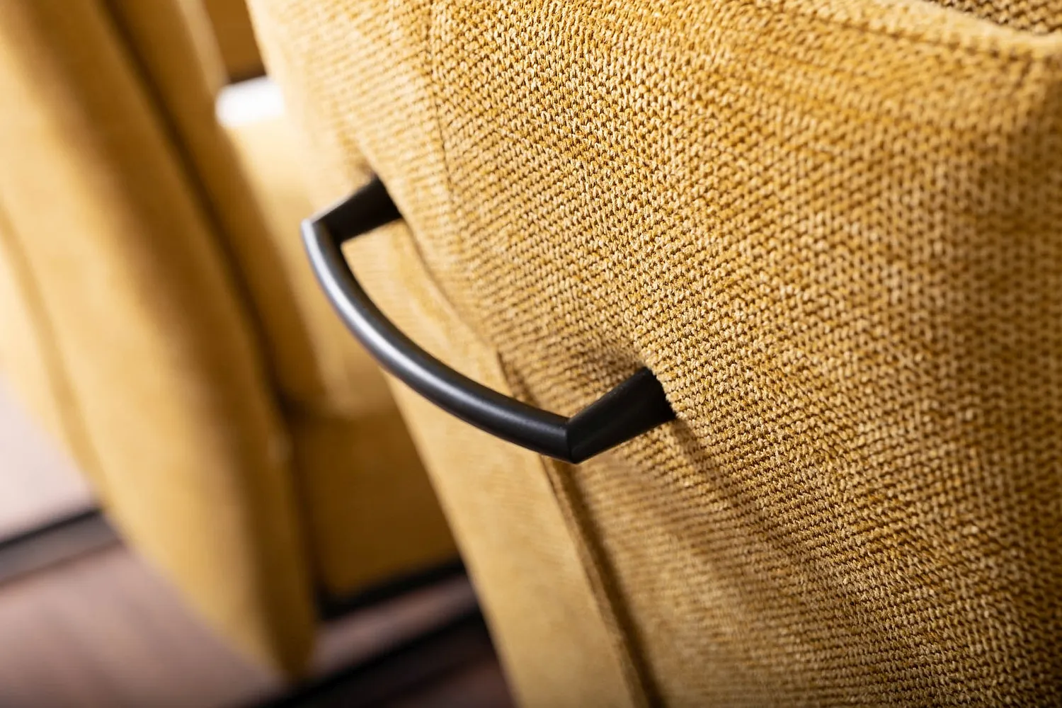 KRZESŁO BERRY BREGO CZARNY STELAŻ / CURRY 68 Signal - BERRYBRCCU