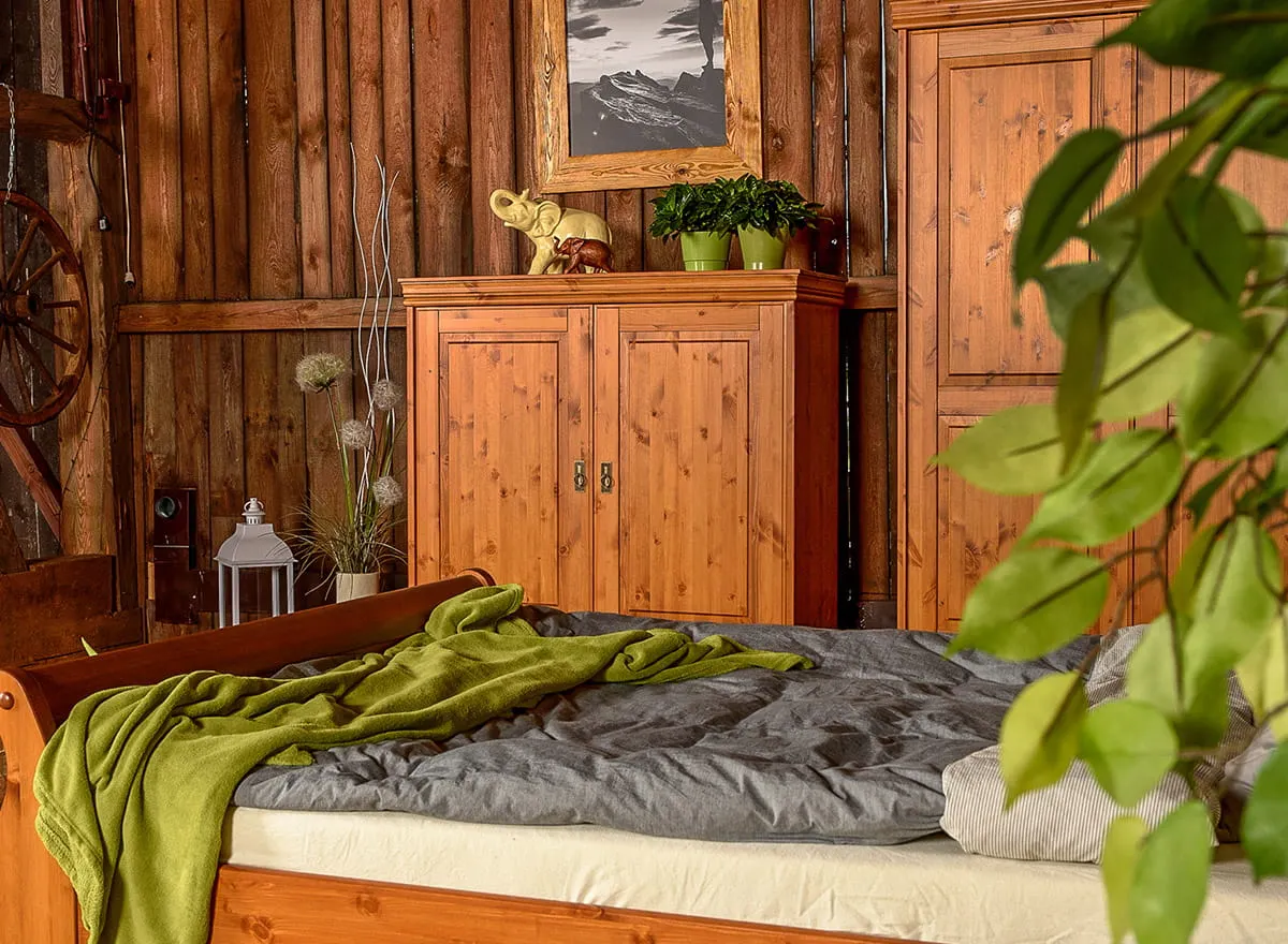 Bieliźniarka 2-drzwiowa z 2 szufladami sosnowa Toskania Miodowy - PL2015