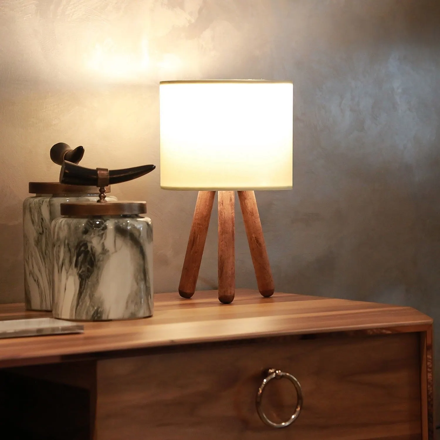 Lampa stołowa drewniana AYD kremowa kolor podstawy naturalny — zdjęcie 2