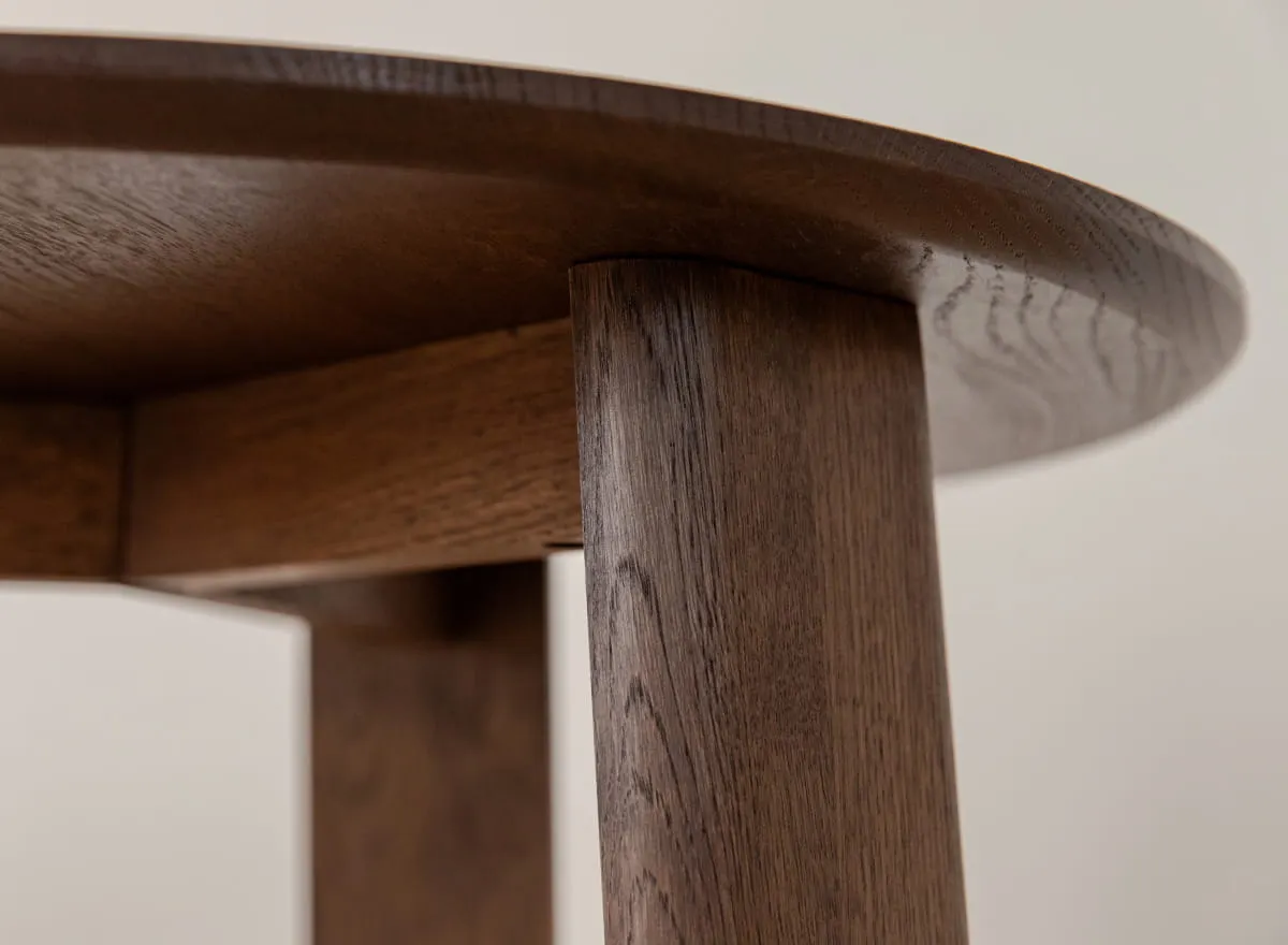 Stolik kawowy okrągły dębowy MONTI 61 cm ciemny dąb - PRHMON61T