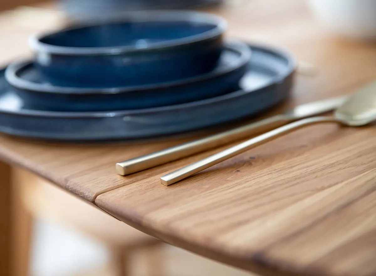 Stół dębowy okrągły ORBETELLO rozkładany 110-160 - dąb olejowany - KULSR110