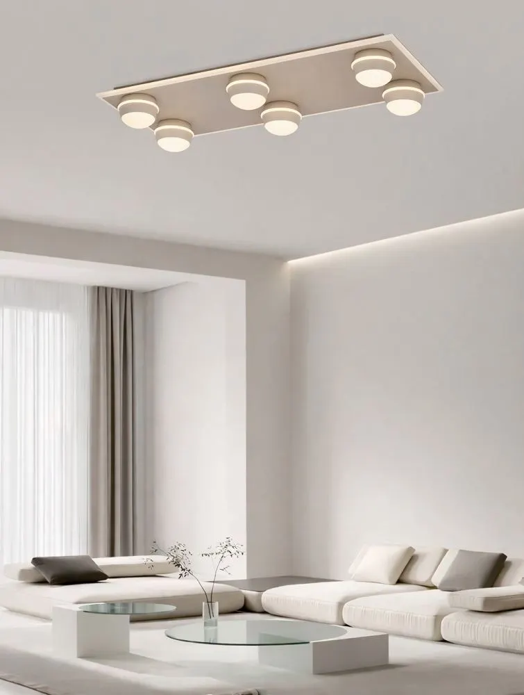 image lampa sufitowa, kule LED, nowoczesny design, salon minimalistyczny, biała kolorystyka