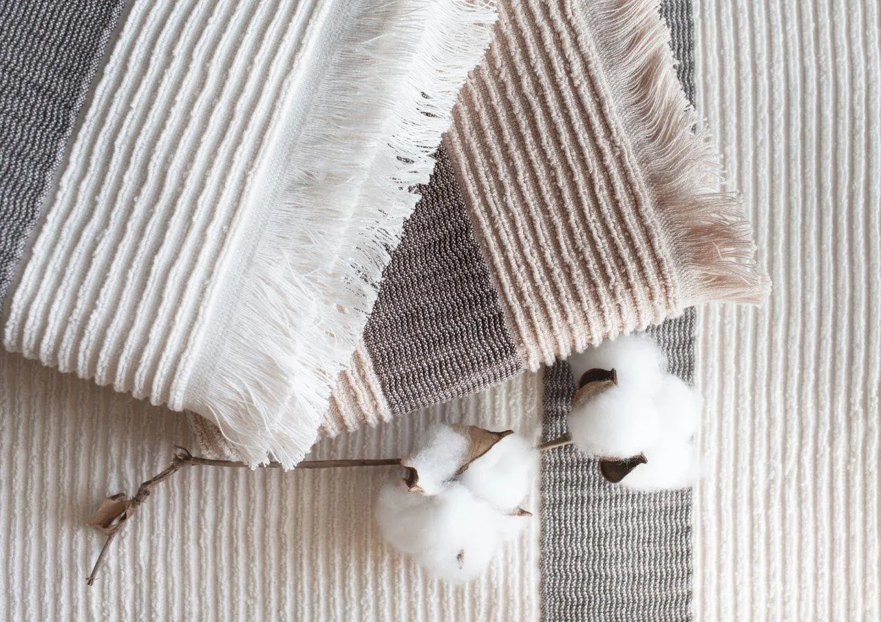 Ręcznik z frędzlami frotte FALA 50x90 gramatura 500 szary - FARO_30578