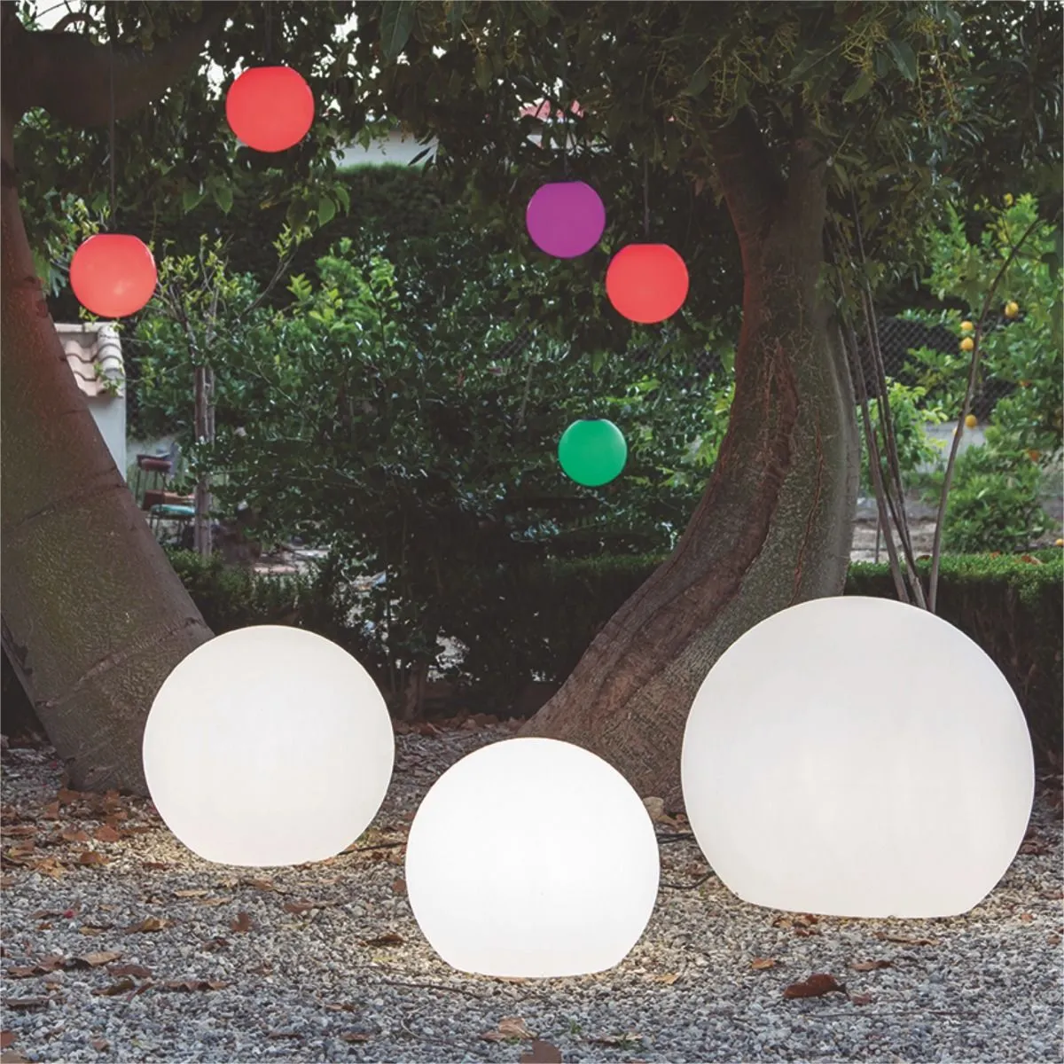 lampa kulista, wyrób LED, ograniczne kule, świetlne kule, dekor ogrodowy