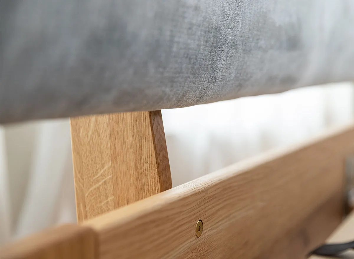 Łóżko dębowe z tapicerowanym zagłówkiem CADI Dębowy Sen 160x200 dąb olejowany szary - ZICAD_160