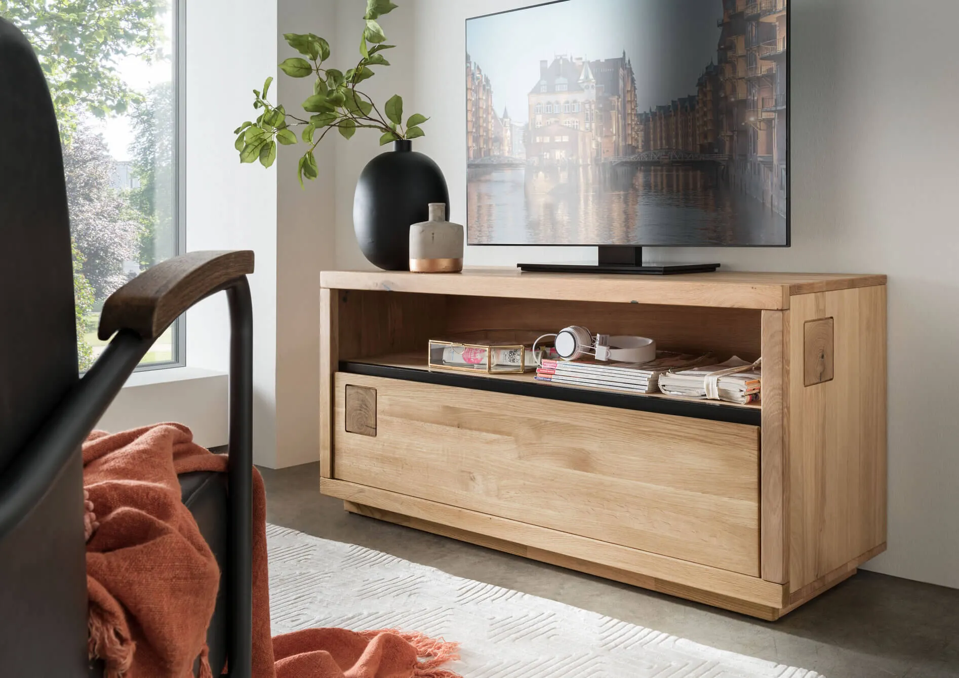 Szafka rtv dębowa HALLOW 120x56 z szufladą i półką dąb olejowany, czarny - GK_1031595901