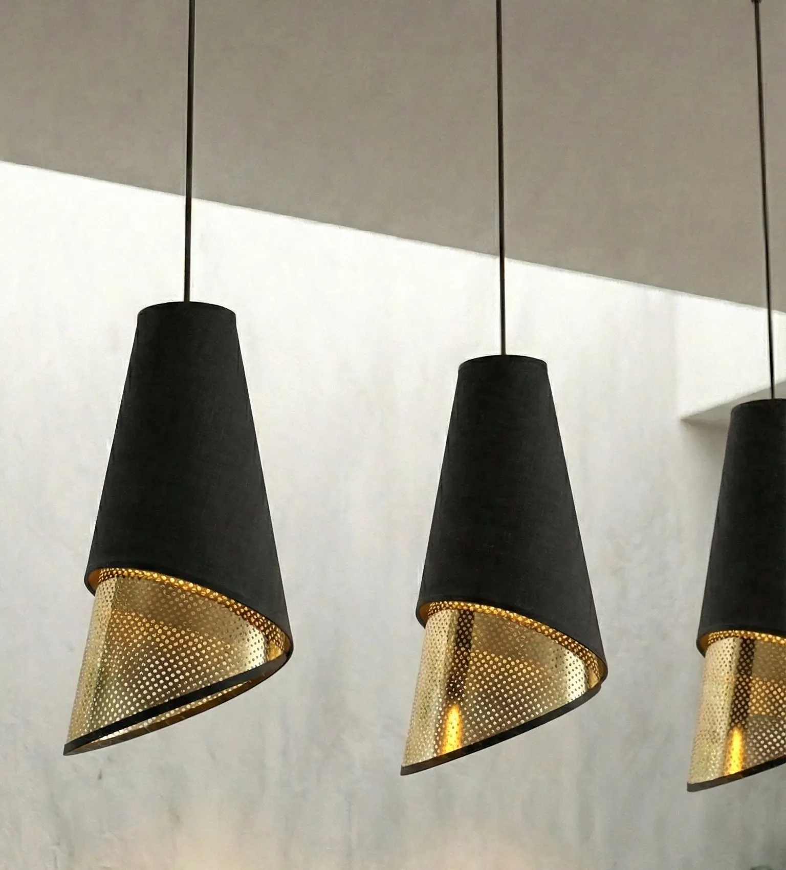 Lampa wisząca z perforowanym kloszem MODA 3 złoty czarny - 1617/3