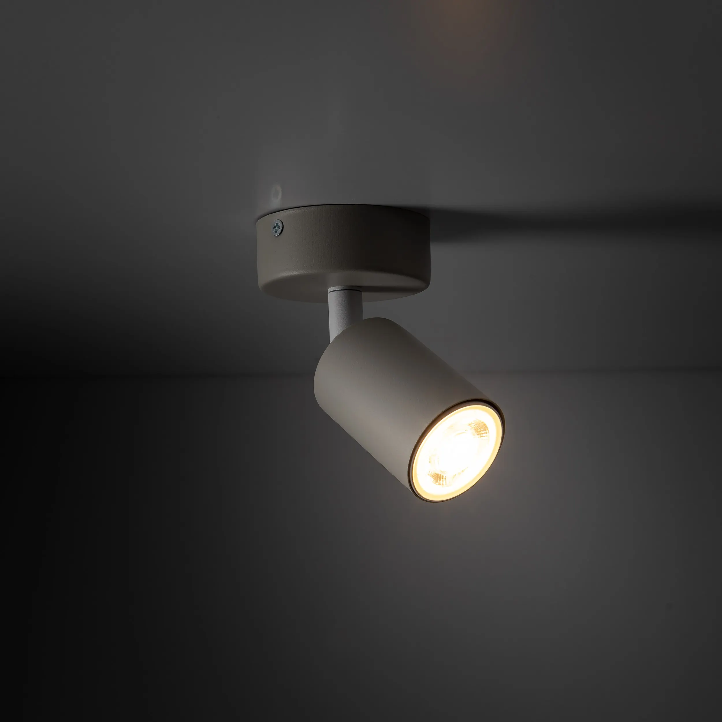 Kinkiet LIVIA beżowy z białym elementem regulowany 15x13cm - TK_10222