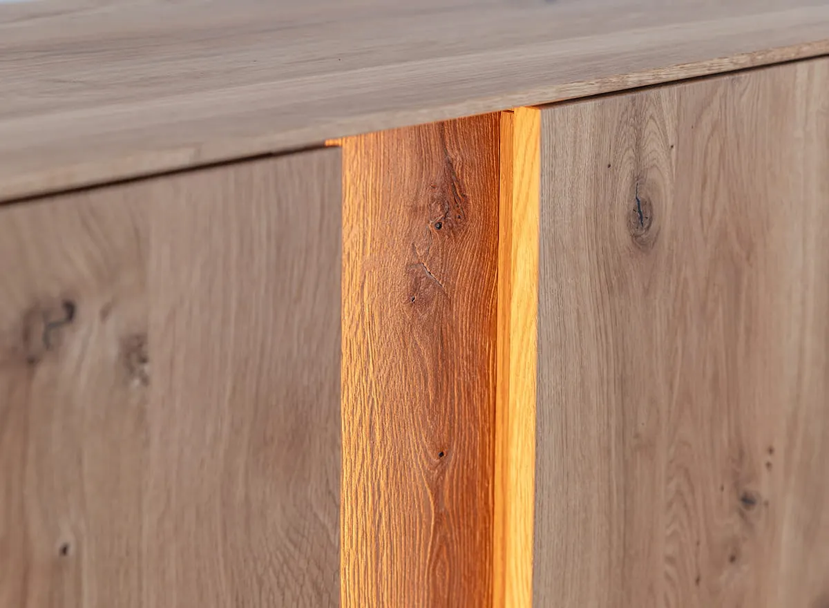 Komoda dębowa COLLODI 4-drzwiowa z oświetleniem 165 - dąb olejowany - ZICOL04