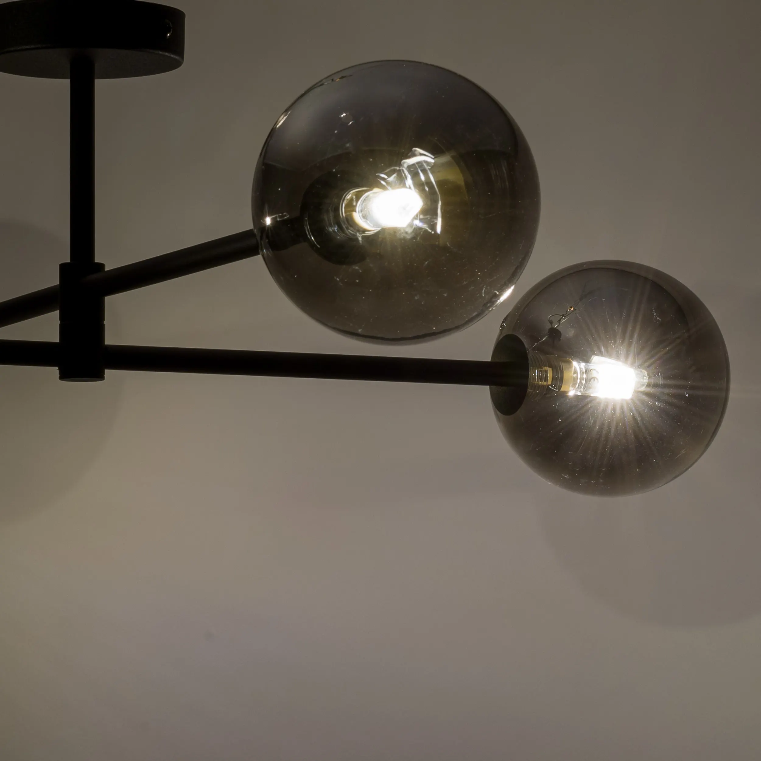 Lampa sufitowa SARIUS czarna z szarymi przyciemnionymi szklanymi kloszami 90x68x21cm - TK_6235