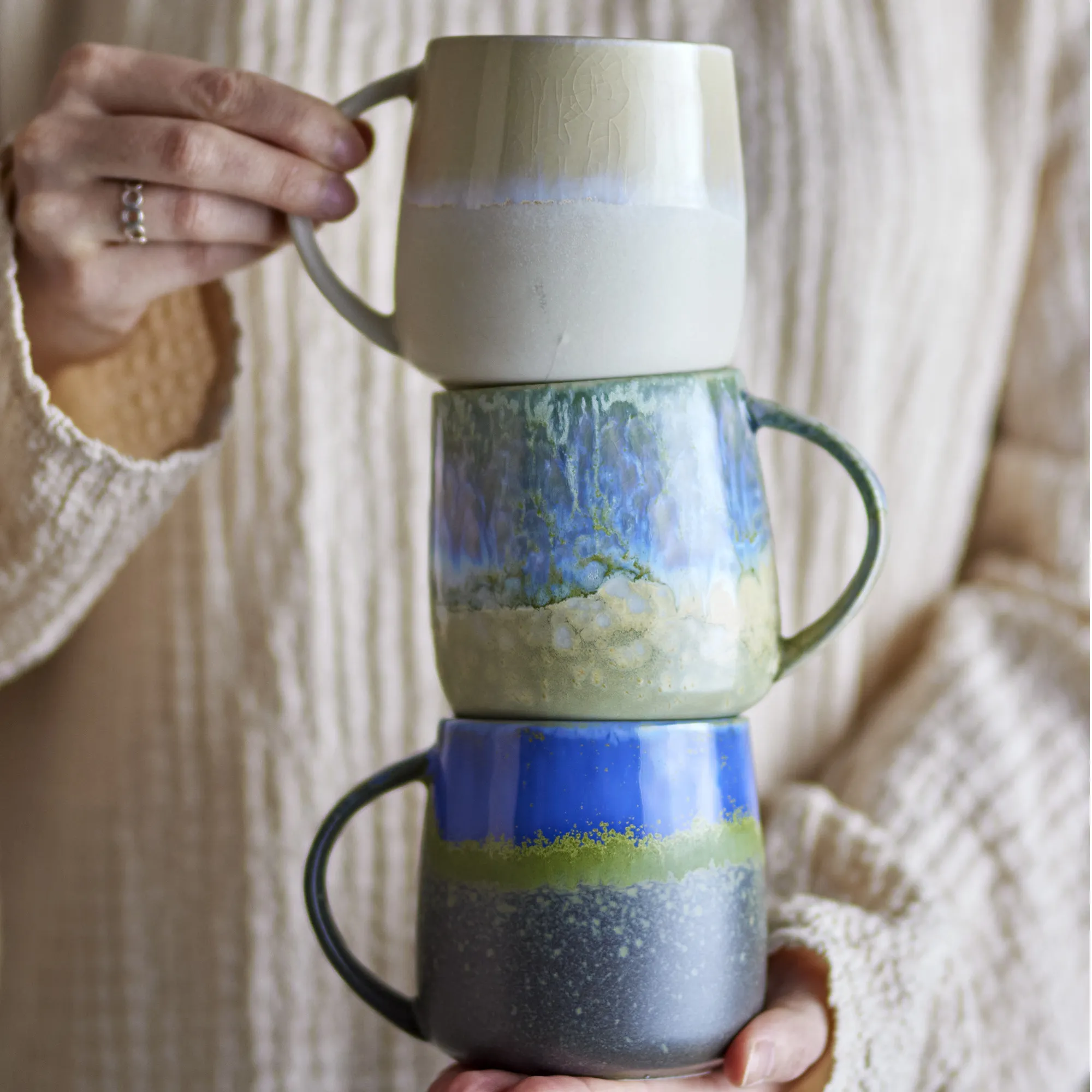 ceramiczny kubek, kubki stackowe, kubek glazurowany, filiżanka do kawy, wielobarwny kubek