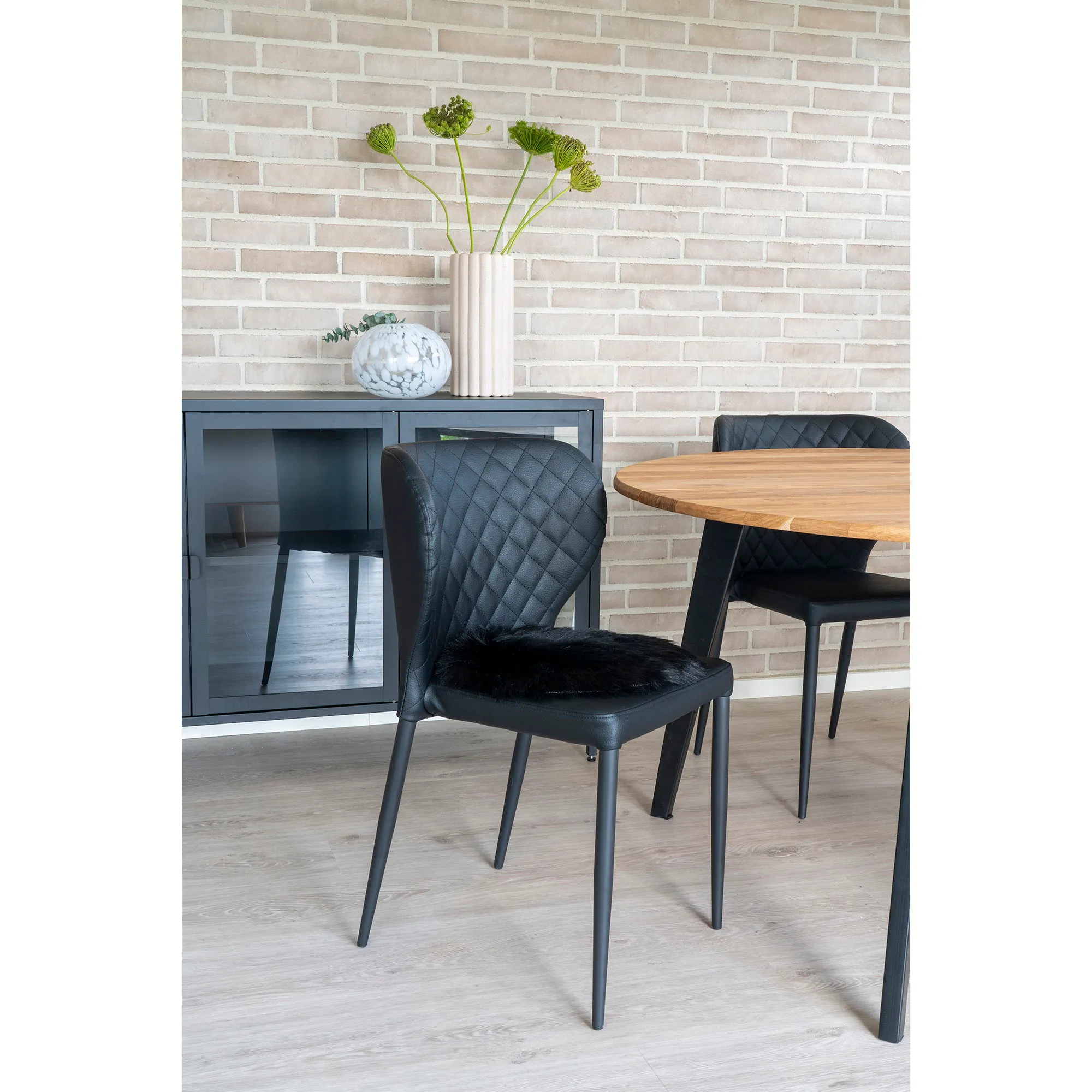 Siedzisko ze skóry jagnięcej sztuczne LAMBSKIN okrągłe fi35 cm czarny - 3981141