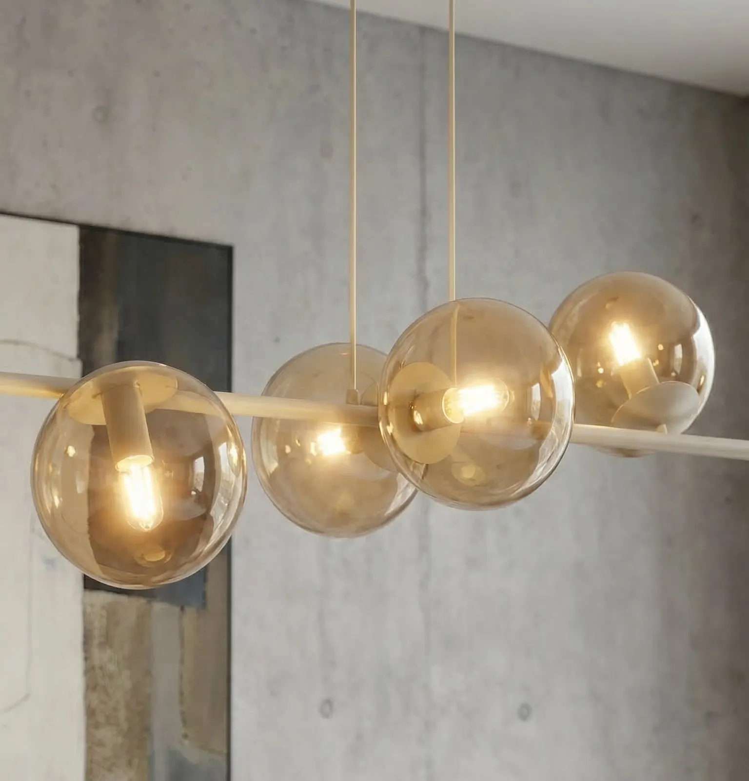 lampa wisząca, globusy szklane, żarówki LED, metalowa rama, wisząca dekoracja