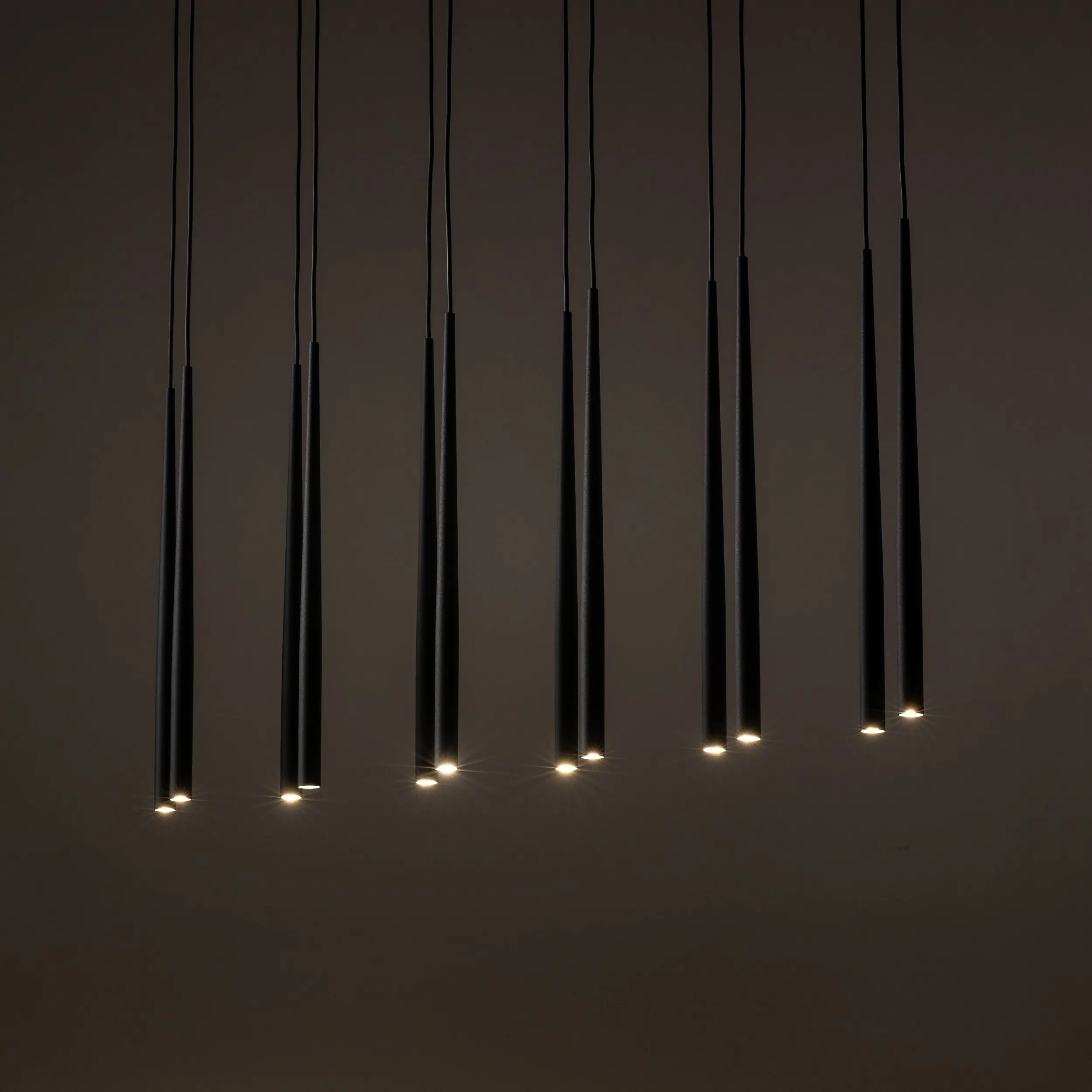 Lampa wisząca PIANO czarna na metalowej listwie 140x120x12cm - TK_10115