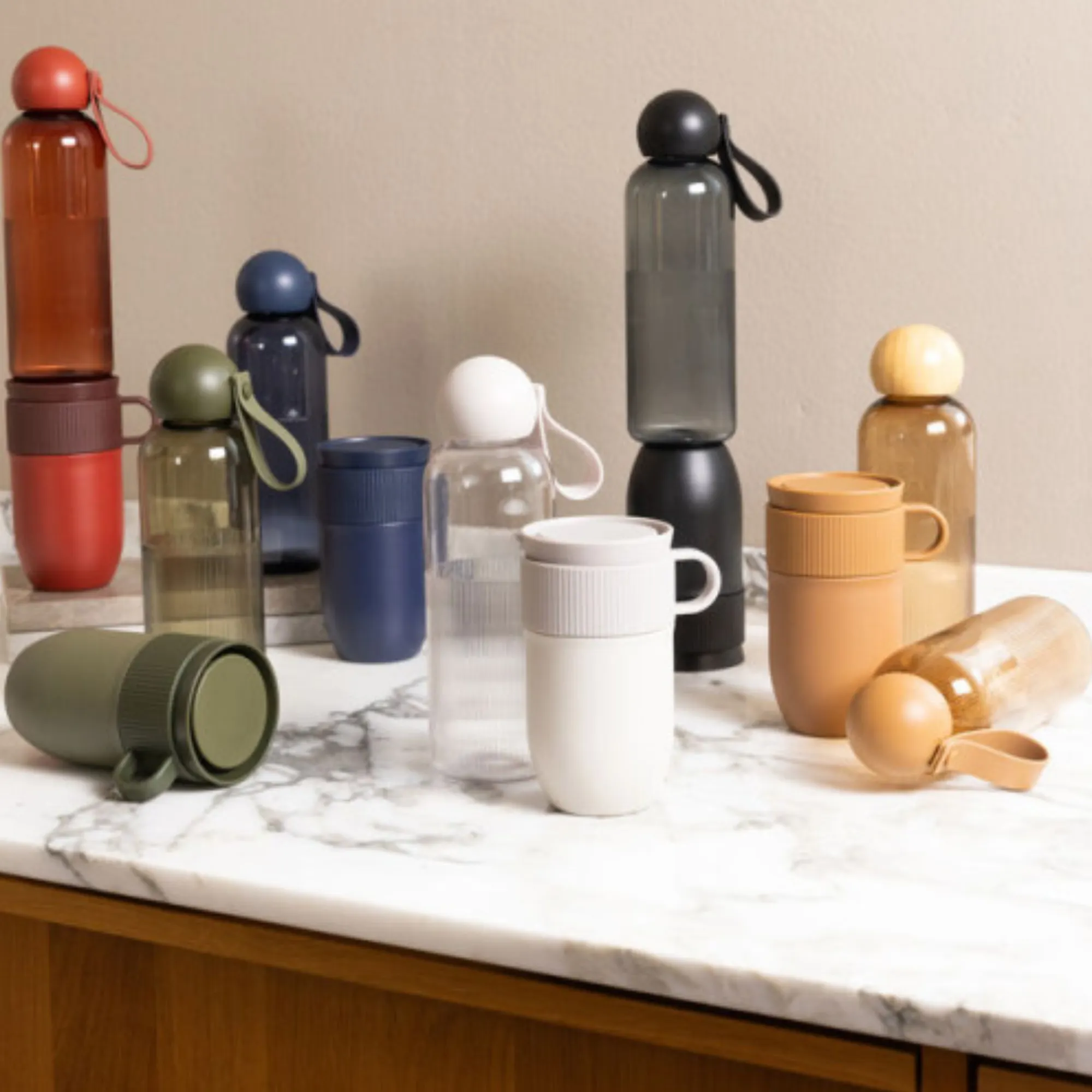 butelki, bidony, kufle, kapsle, korek